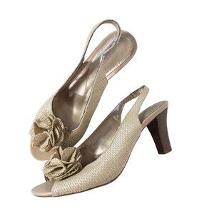 Naturalizer Gigi Sandal Heel Floral Tan Basketweave Wooden Heel SZ 10M Peeptoe